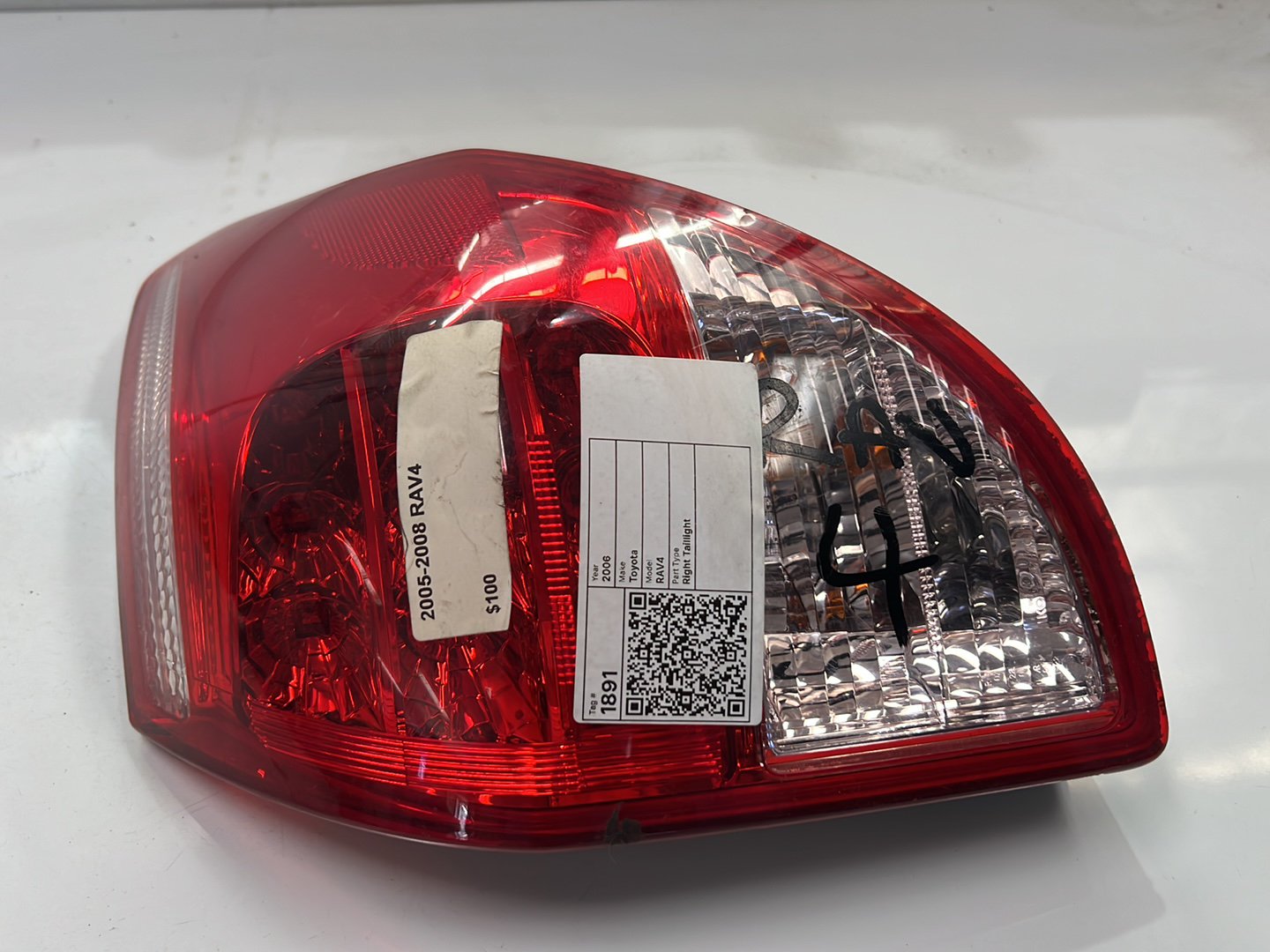 2006 Toyota RAV4 - Right Taillight