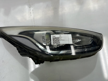 2013 Hyundai ix35 - Right Headlight