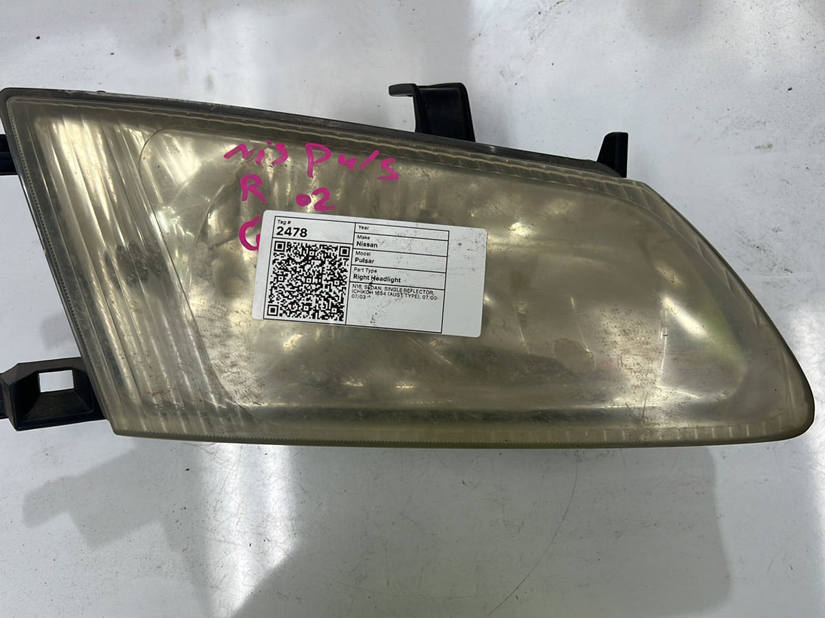 Nissan Pulsar N16 - Right Headlight