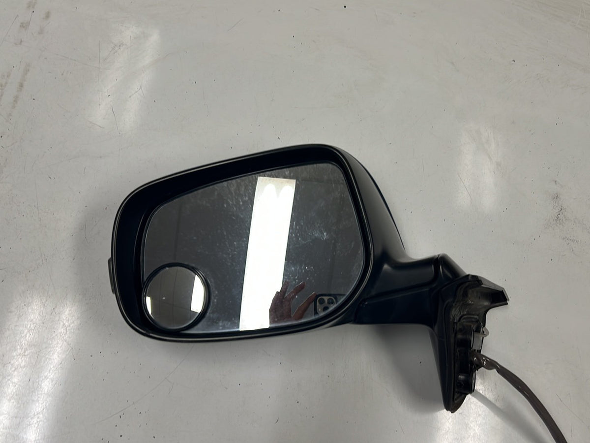 Oct 2009 to Sep 2012- Toyota Corolla ZRE152R Hatchback- Left Door Mirror- Non-Folding, Flasher
