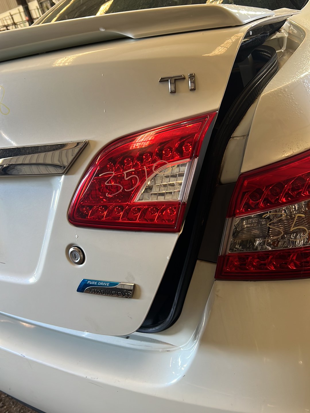 2014 Nissan Pulsar B17 Bootlid