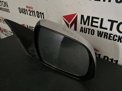 May 2007 to Jul 2010- Toyota Kluger GSU40 GSU45- Right Door Mirror- Non-Puddle Lamp Type, Colour Coded