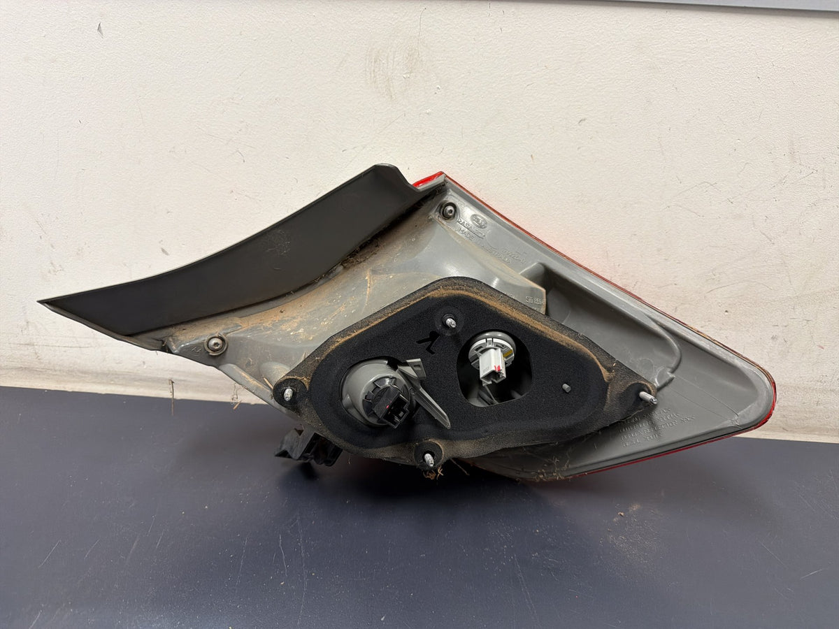 Nov 2011 to Mar 2015 - Toyota Camry ASV50 - Left Taillight - Body Mounted, Non Led Type