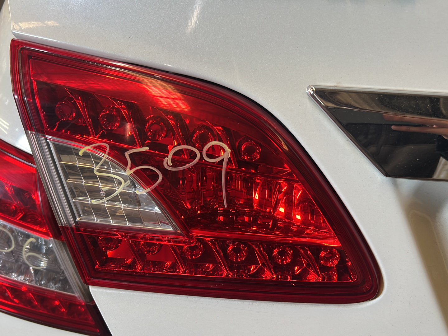 2014 Nissan Pulsar B17 Left Taillight on Bootlid/Tailgate
