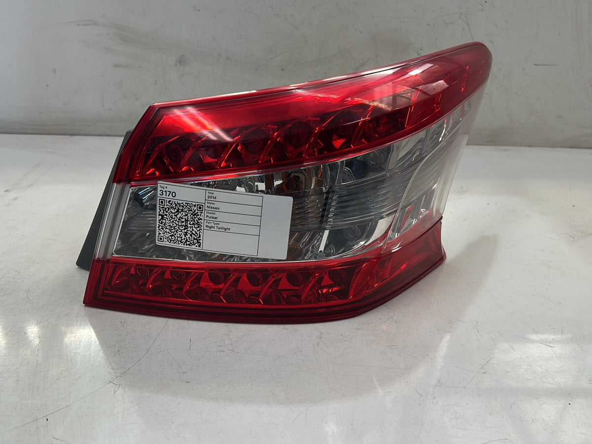 2014 Nissan Pulsar B17 Right Taillight