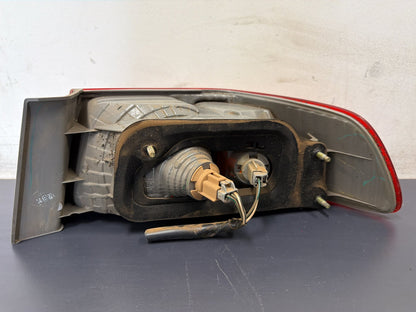 Oct 2000 to Aug 2002 - Toyota Camry Sedan - Left Taillight - Sk20