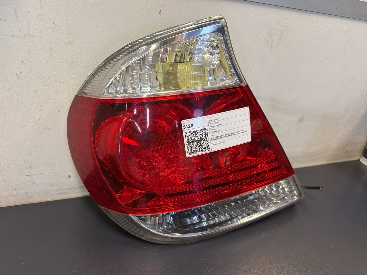 Aug 2002 to May 2006 - Toyota Camry - Left Reverse Light - Sk36, Top/Bottom (Non Sportivo)