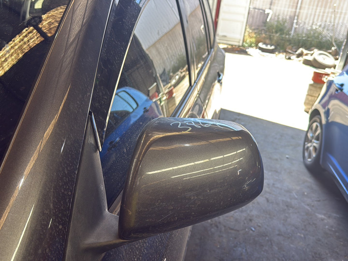 Aug 2007 to Jul 2010 - Toyota Kluger GSU40 GSU45 - Left Door Mirror - Non-Puddle Lamp Type, Colour Coded