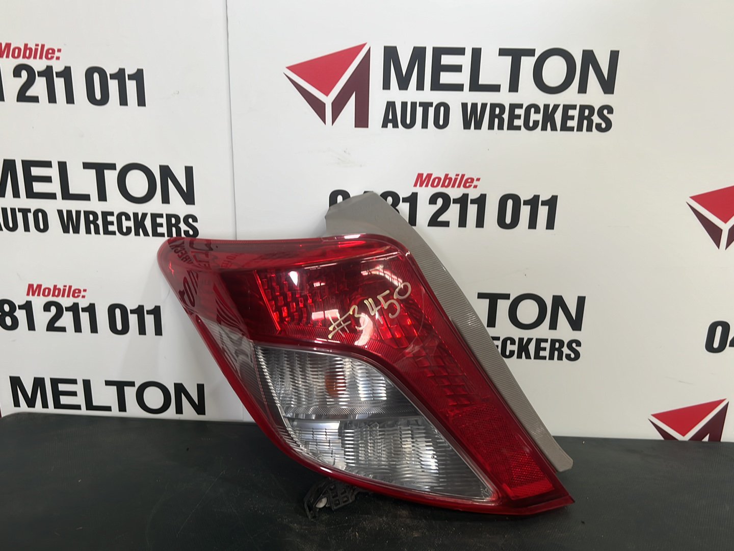 2012 Toyota Yaris Left Taillight