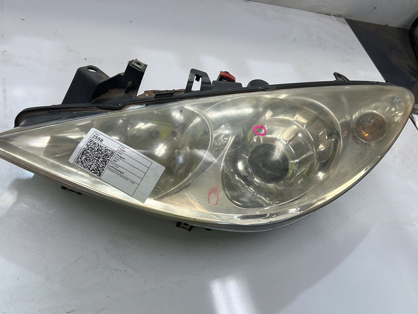2005-2009 Peugeot 307 - Left Headlight