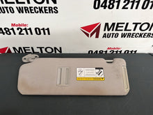 2015 Kia Sorento UM - Right Sun Visor