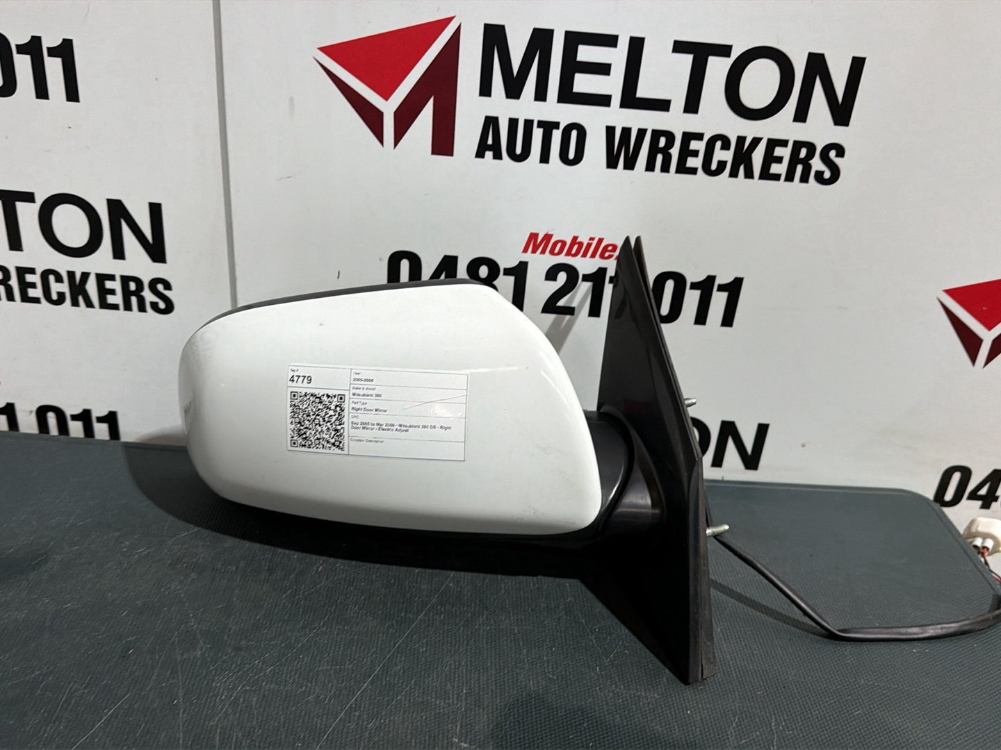 Sep 2005 to Mar 2008 - Mitsubishi 380 DB - Right Door Mirror - Electric Adjust