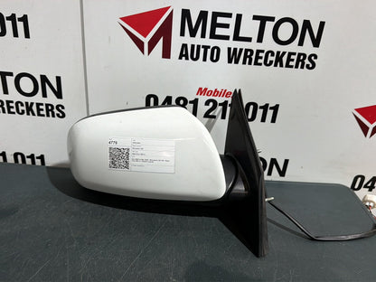 Sep 2005 to Mar 2008 - Mitsubishi 380 DB - Right Door Mirror - Electric Adjust