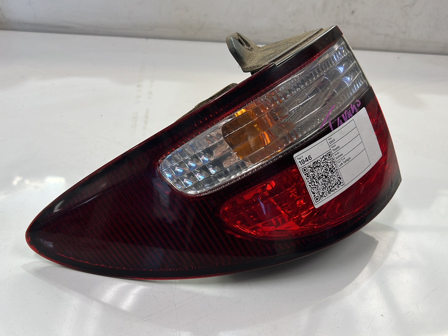 2003 Toyota Estima - Right Taillight