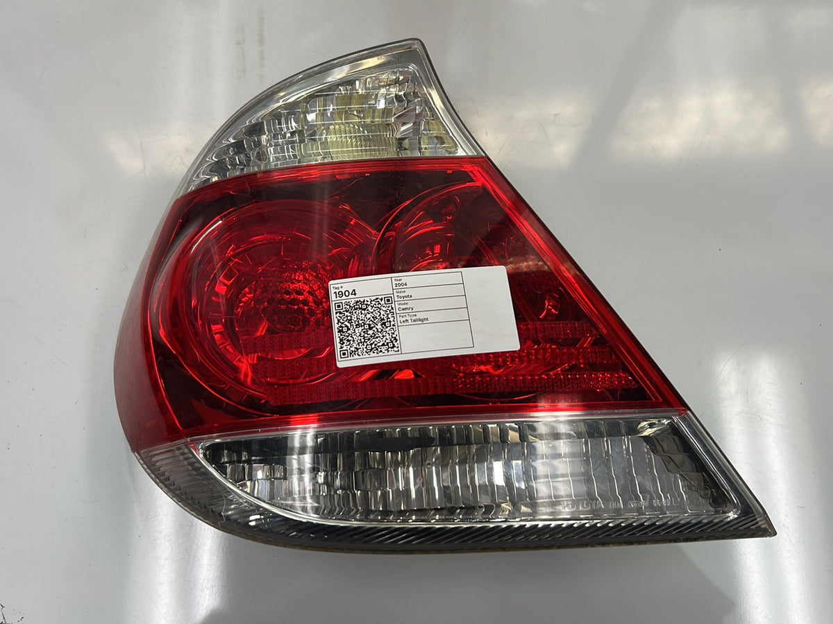 2004 Toyota Camry V30 - Left Taillight